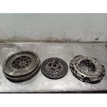 KIT EMBRAGUE 1240511810 324056210 2014