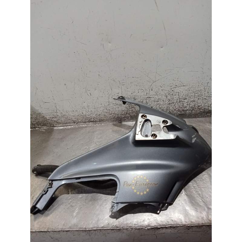 Recambio de moldura para honda st st 1100 pan european (sc26) referencia OEM IAM 64210MT30100  DERECHO