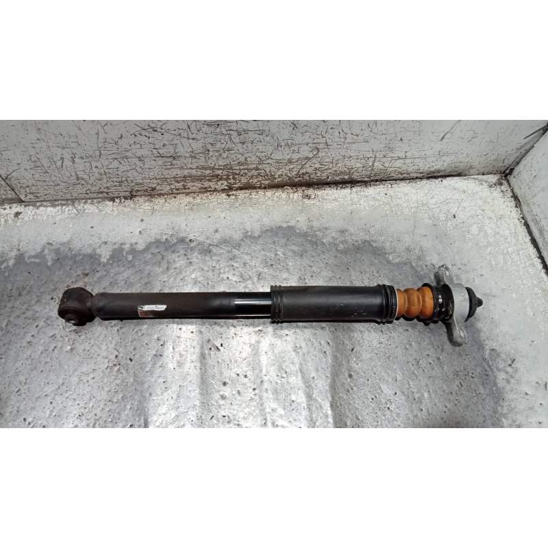 Recambio de amortiguador trasero izquierdo para kia rio (yb) drive referencia OEM IAM   