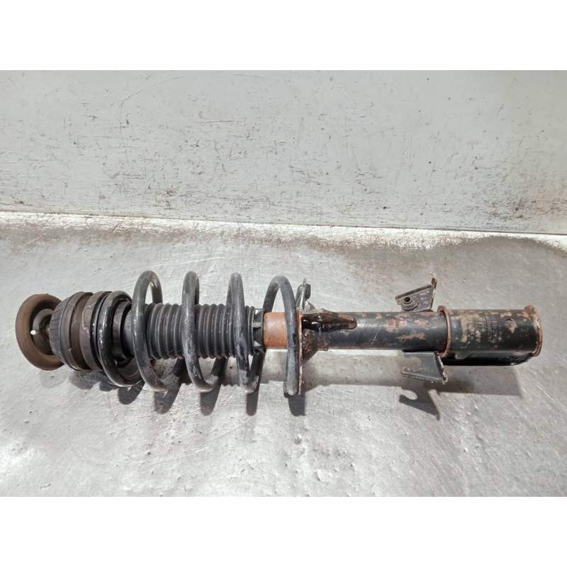 Recambio de amortiguador delantero izquierdo para mercedes-benz vito (w638) combi referencia OEM IAM A6383200913  