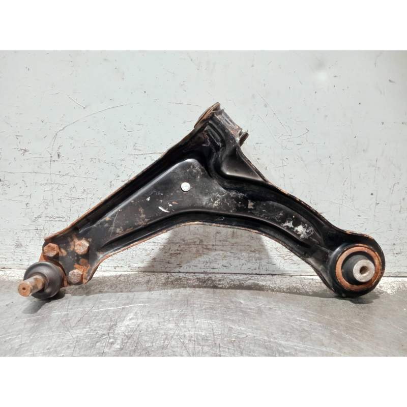 Recambio de brazo suspension inferior delantero izquierdo para mercedes-benz vito (w638) combi referencia OEM IAM A6383300010  