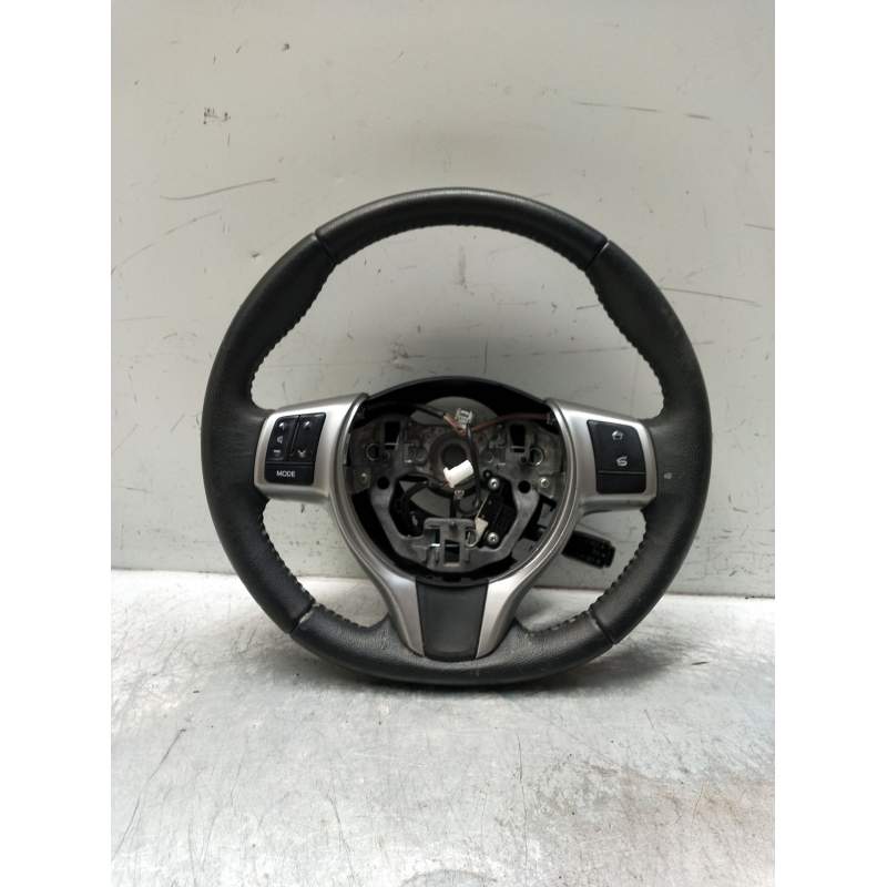 Recambio de volante para toyota yaris live referencia OEM IAM 306744199483ac 451000d490c1  2013