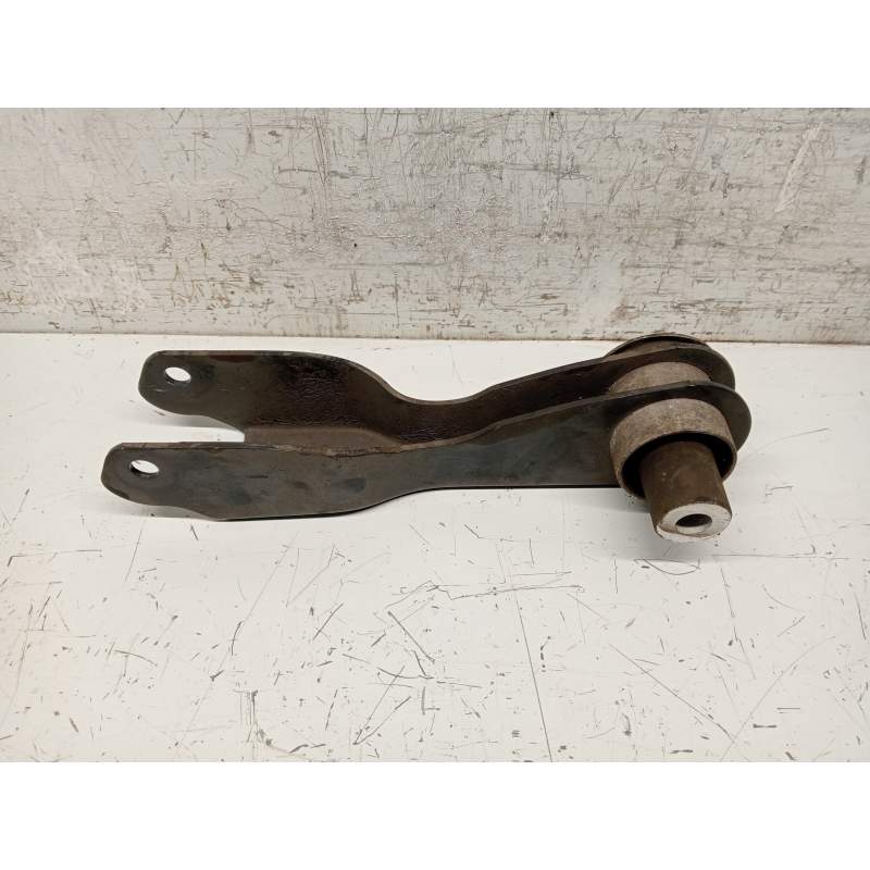 Recambio de brazo suspension inferior trasero izquierdo para jaguar f-pace referencia OEM IAM JLR1221443  