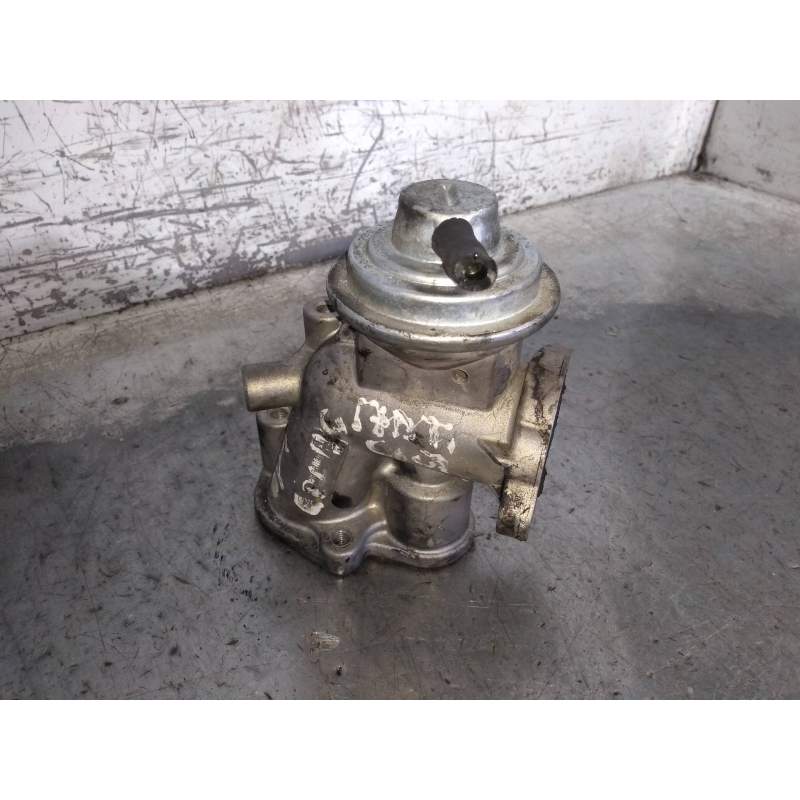 Recambio de valvula egr para opel combo (corsa c) familiar referencia OEM IAM 98091825 72277210 
