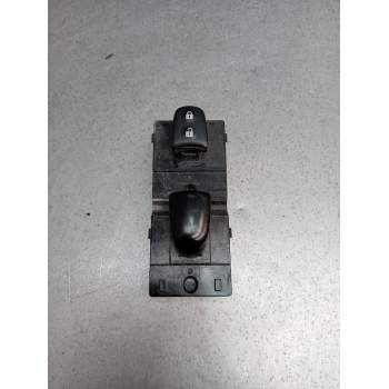 MANDO ELEVALUNAS DELANTERO DERECHO 15Y30SD 