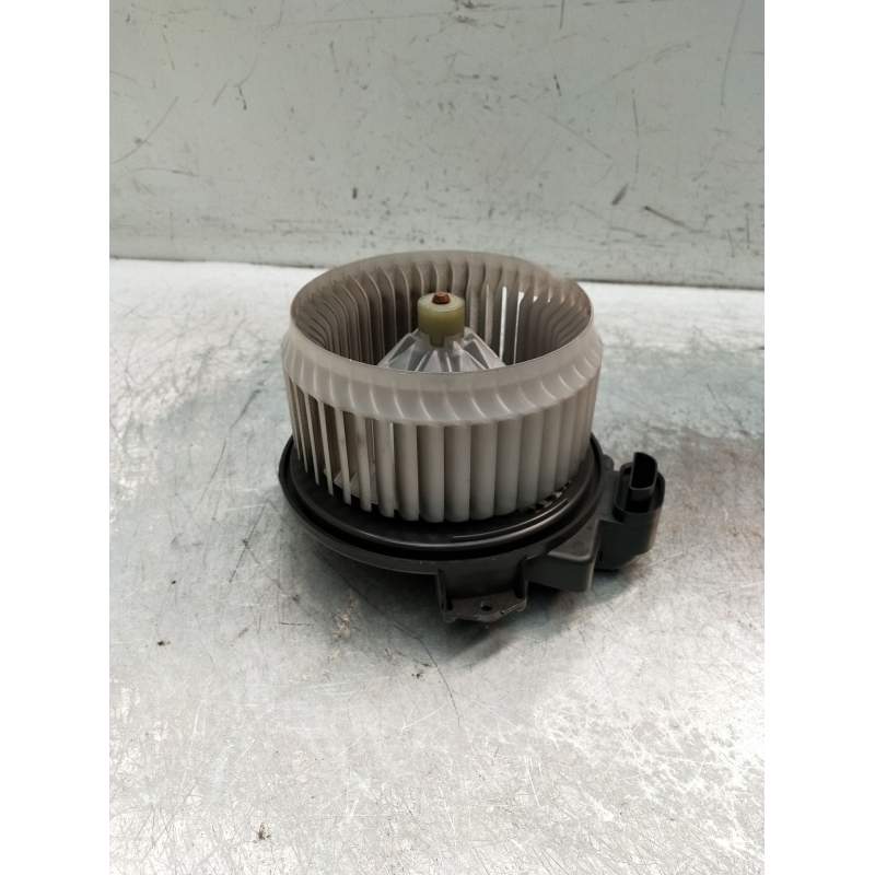 Recambio de motor calefaccion para toyota yaris live referencia OEM IAM   2013