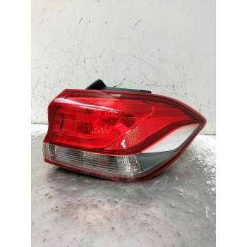 PILOTO TRASERO DERECHO 92402G4000 2016