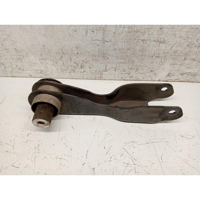 Recambio de brazo suspension inferior trasero derecho para jaguar f-pace referencia OEM IAM JLR1221443  