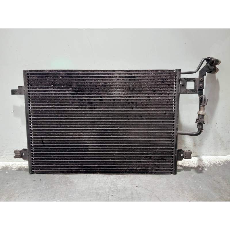 Recambio de condensador / radiador aire acondicionado para volkswagen passat berlina (3b3) referencia OEM IAM 3B0260401  2001