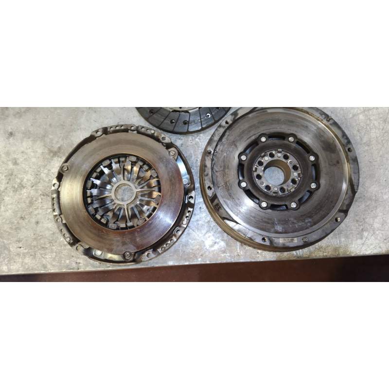 Recambio de kit embrague para toyota corolla verso (r1) 2.2 turbodiesel cat referencia OEM IAM   
