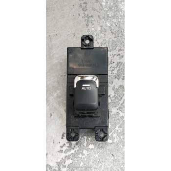 MANDO ELEVALUNAS DELANTERO DERECHO 93580A2100 4C25101000 2012