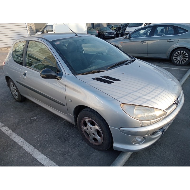 peugeot 206 berlina del año 2000