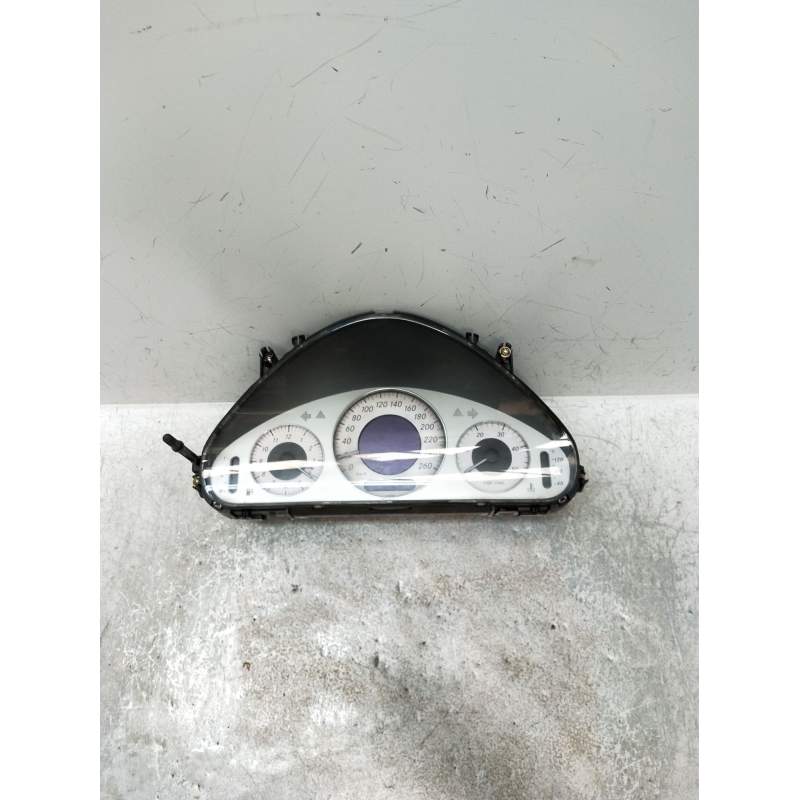 Recambio de cuadro instrumentos para mercedes-benz clase e (w211) e 270 cdi (211.016) referencia OEM IAM 110080004027 A211540361