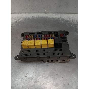 CAJA RELES / FUSIBLES 53070133D 478170 YWC000492 2001