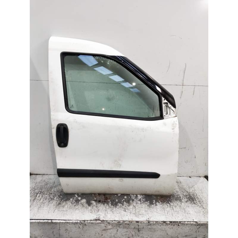 Recambio de puerta delantera derecha para fiat doblo cargo referencia OEM IAM  5P 2010