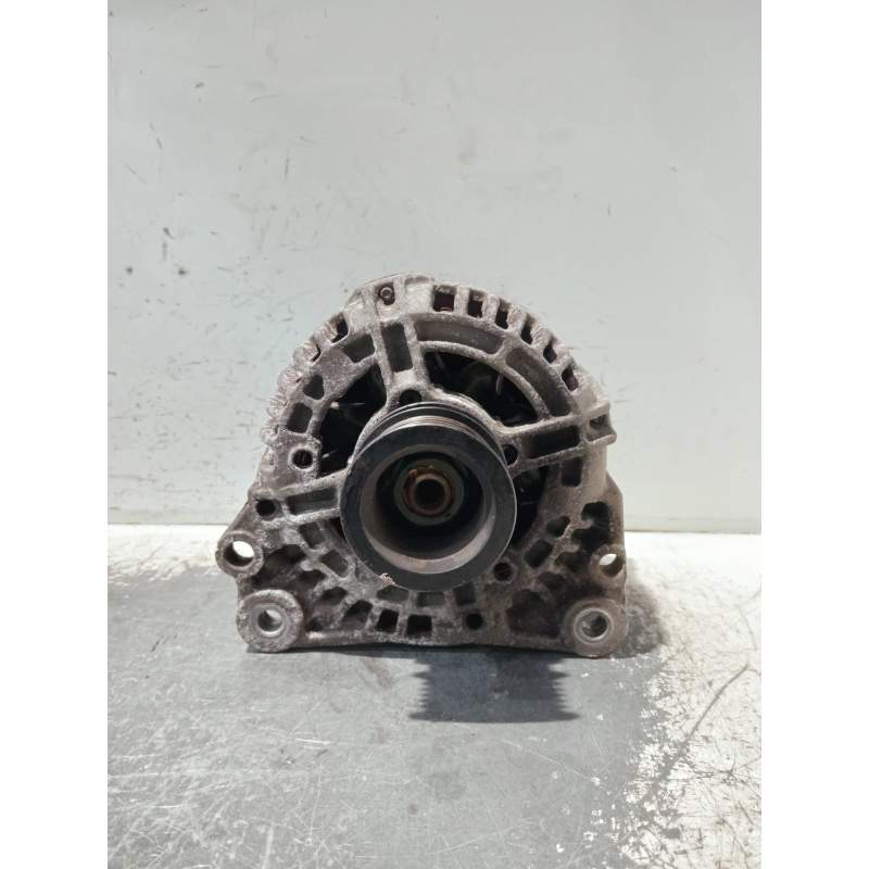 Recambio de alternador para volkswagen polo (9n3) referencia OEM IAM 037903025M 0124325013 2005