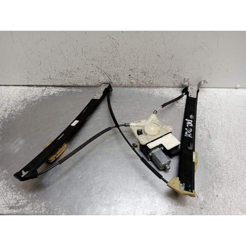 Recambio de elevalunas delantero derecho para volkswagen polo referencia OEM IAM 2G4837462B  5P