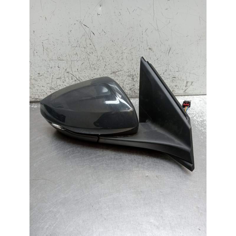 Recambio de retrovisor derecho para volkswagen polo referencia OEM IAM  ELÉCTRICO 1 ENCHUFE 12 CABLES