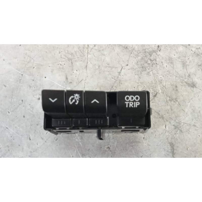 Recambio de mando multifuncion para lexus nx 300h 4wd referencia OEM IAM 2772G90  