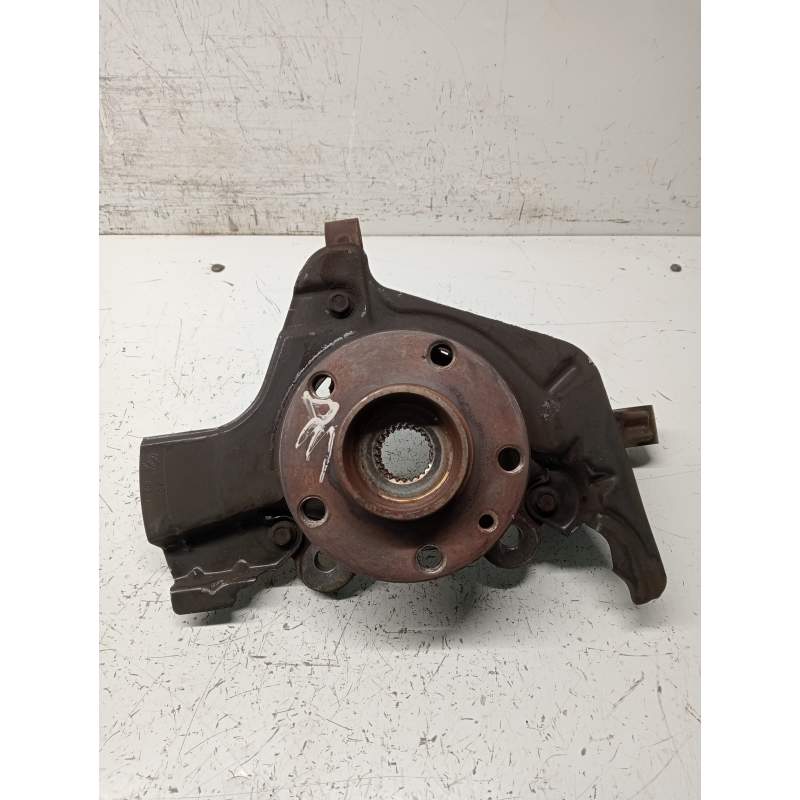Recambio de mangueta delantera derecha para fiat doblo cargo referencia OEM IAM  13JTD 2010