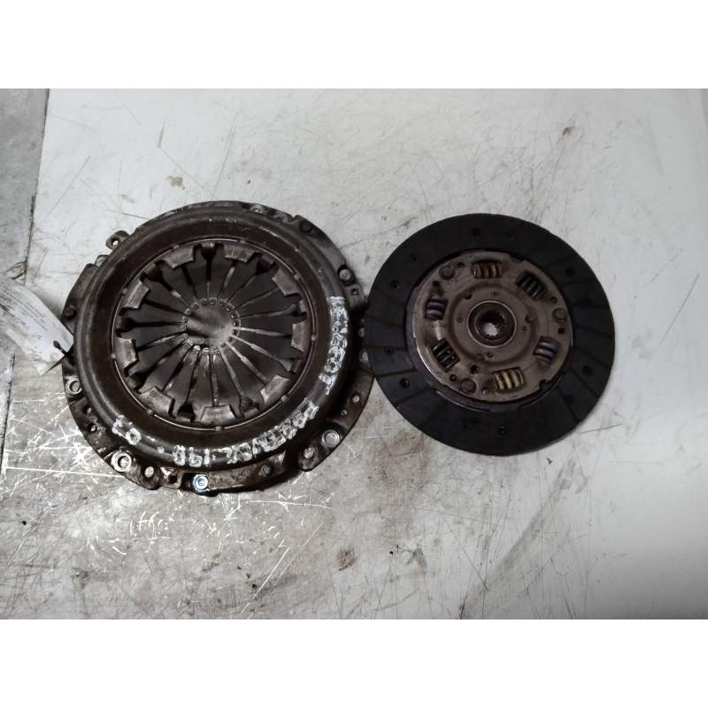Recambio de kit embrague para toyota avensis berlina (t25) 2.0 executive berlina (5-ptas.) referencia OEM IAM   
