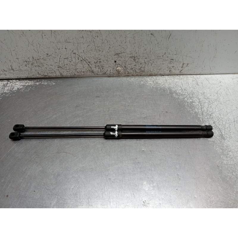 Recambio de amortiguadores maletero / porton para volkswagen polo referencia OEM IAM 2G8827550A  