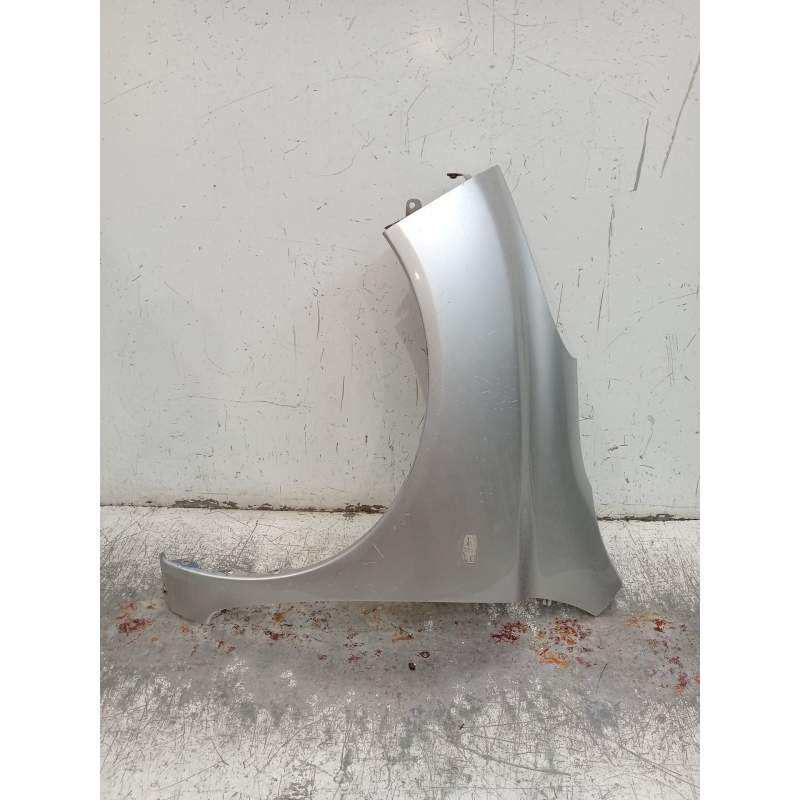 Recambio de aleta delantera izquierda para nissan micra iii (k12) 1.2 16v referencia OEM IAM   