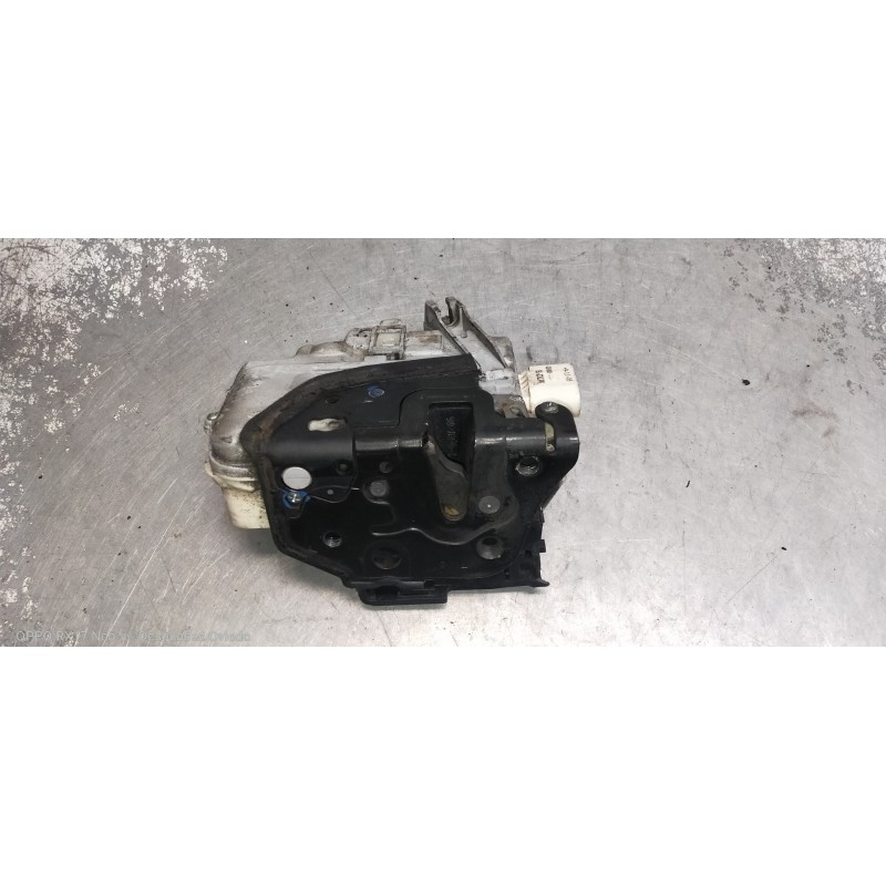 Recambio de motor cierre centralizado delantero izquierdo para seat leon (1p1) reference referencia OEM IAM 1P1827015  5P