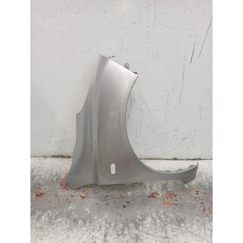 Recambio de aleta delantera derecha para nissan micra iii (k12) 1.2 16v referencia OEM IAM   