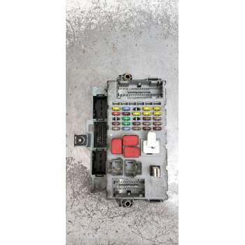 CAJA RELES / FUSIBLES 