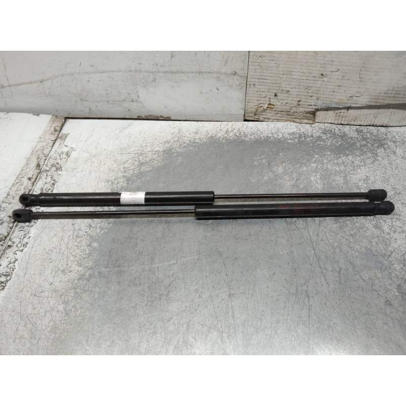 Recambio de amortiguadores maletero / porton para kia carens (un) emotion referencia OEM IAM 817701D010  590N