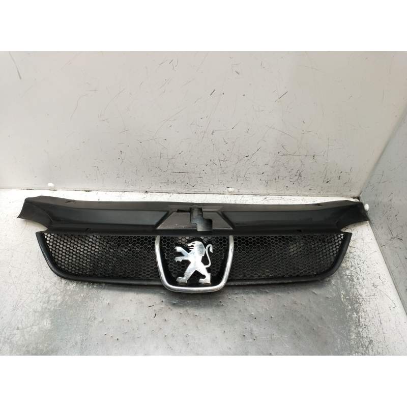Recambio de rejilla delantera para peugeot 406 (8b) 2.0 16v referencia OEM IAM 9631250277 1852263016 1999