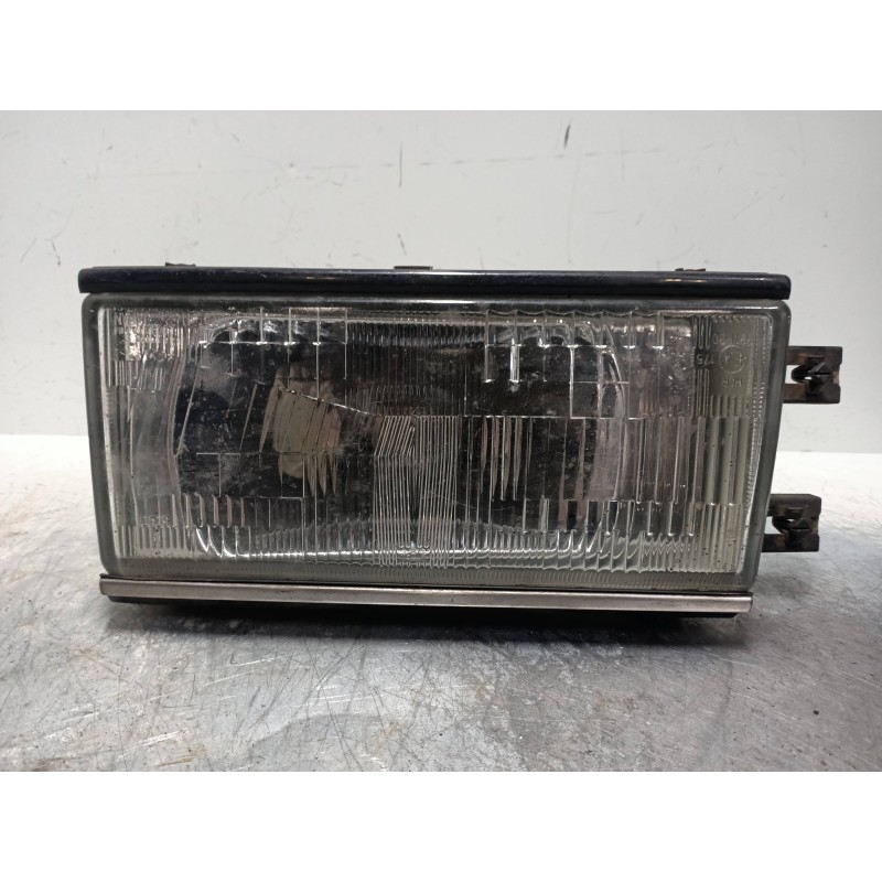 Recambio de faro izquierdo para nissan bluebird (910) referencia OEM IAM   