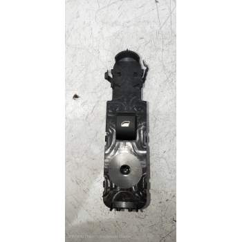 MANDO ELEVALUNAS DELANTERO DERECHO 96661102XT 