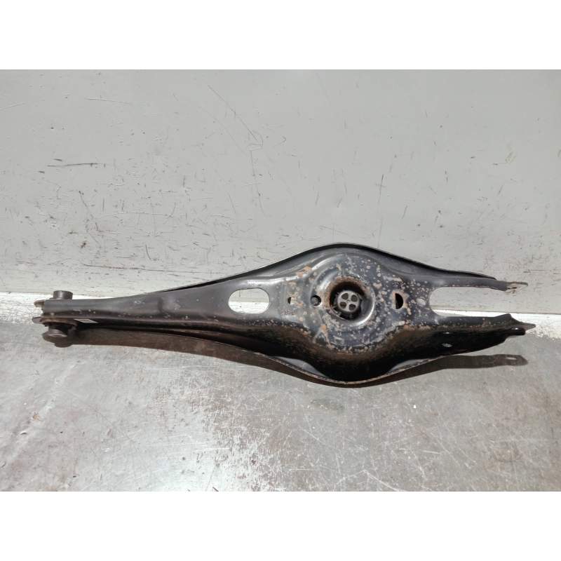 Recambio de brazo suspension inferior trasero derecho para volkswagen touran (5t1) 1.6 tdi referencia OEM IAM 5QA505311C  