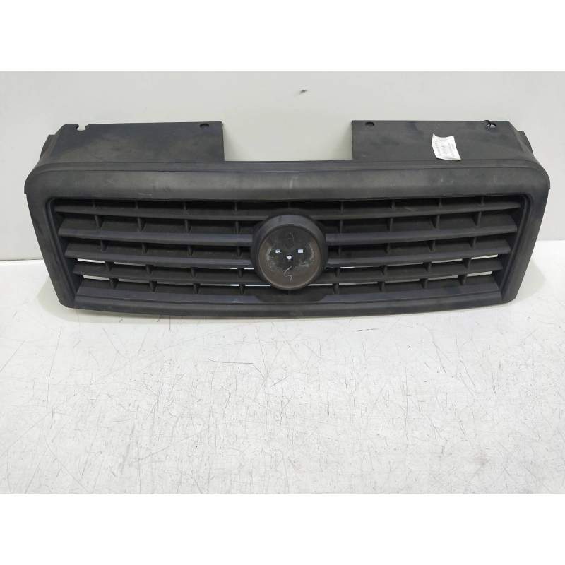 Recambio de rejilla delantera para fiat doblo cargo referencia OEM IAM   2006