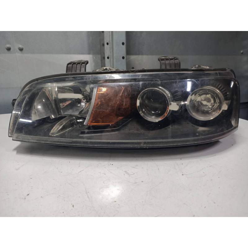 Recambio de faro izquierdo para fiat punto berlina (188) 1.2 8v referencia OEM IAM   1999