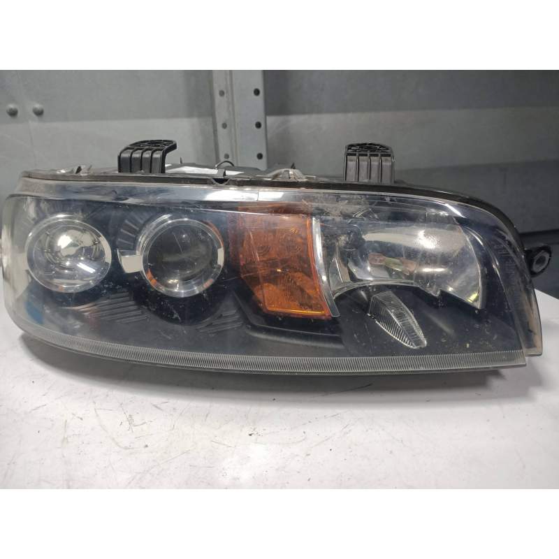Recambio de faro derecho para fiat punto berlina (188) 1.9 d (i) referencia OEM IAM 088140 67752839 1999