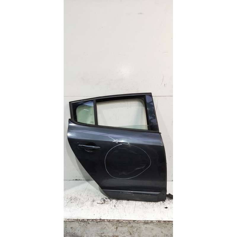 Recambio de puerta trasera derecha para renault megane iii berlina 5 p business referencia OEM IAM   5P