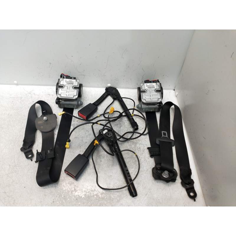Recambio de juego cinturones delantero para mercedes-benz clase cls (w219) 350 cgi (219.357) referencia OEM IAM   