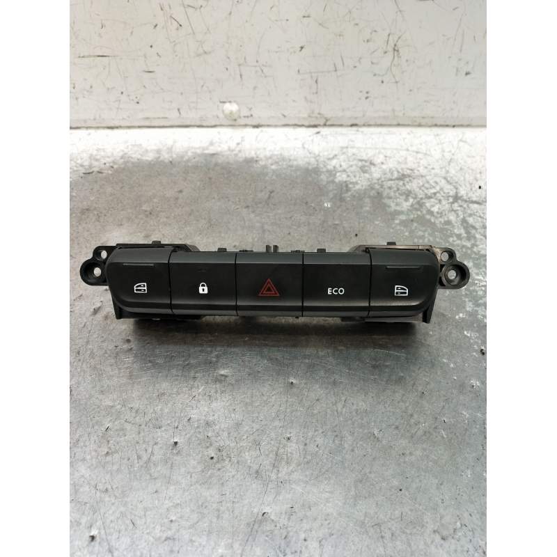 Recambio de mando multifuncion para dacia spring ev (b6m1) referencia OEM IAM 8AQ3252907063P 26082100392 2020