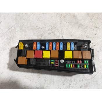 CAJA RELES / FUSIBLES 12767115 519109300 00020908