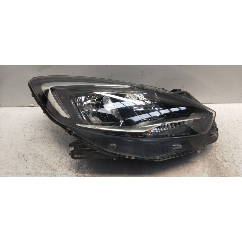 Recambio de faro derecho para opel zafira (c) 1.6 16v cdti dpf referencia OEM IAM 39050527 39050534 