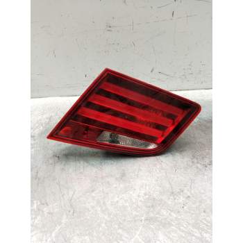 PILOTO TRASERO DERECHO INTERIOR 63217203226909 2zt01023502 4P 2010
