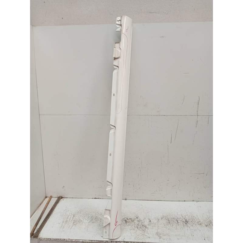 Recambio de faldon lateral para mercedes-benz clase c (w205) lim. 2.1 cdi cat referencia OEM IAM   DERECHO