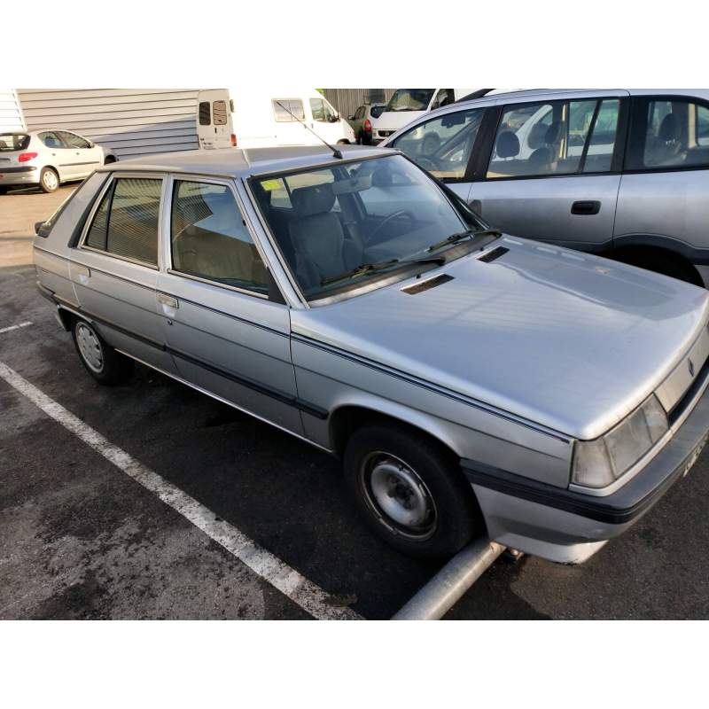 RENAULT 11