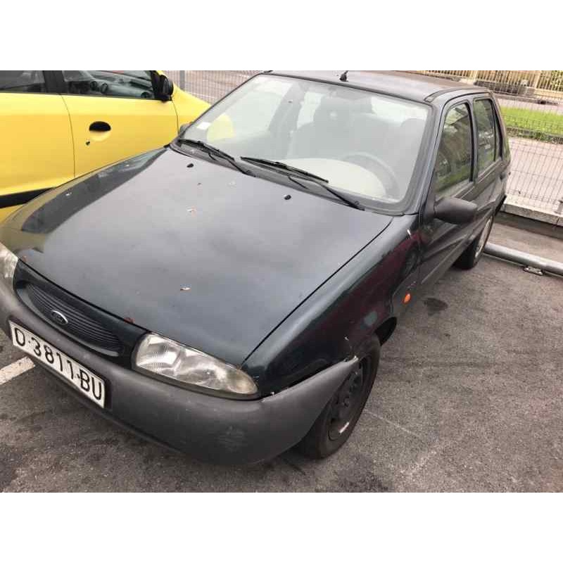 ford fiesta berlina del año 1996