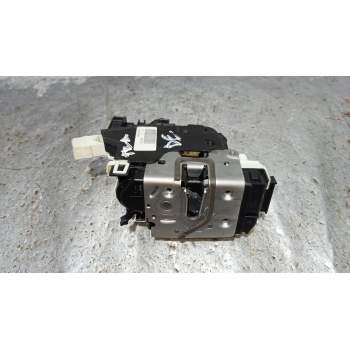 MOTOR CIERRE CENTRALIZADO TRASERO DERECHO A2047302835 