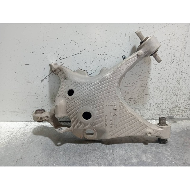 Recambio de brazo suspension inferior trasero derecho para volvo v60 cross country pro awd referencia OEM IAM 32246511  