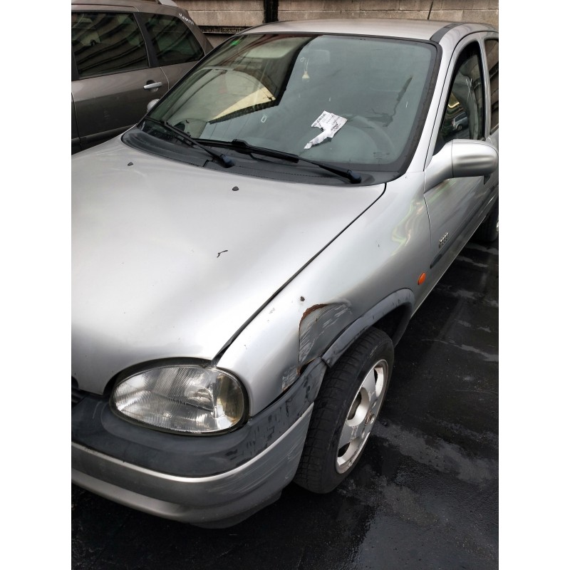 opel corsa b del año 2000